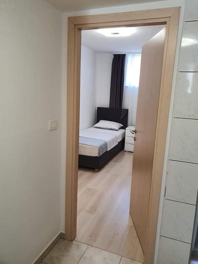 Aldi 1 Apartman Póla Kültér fotó